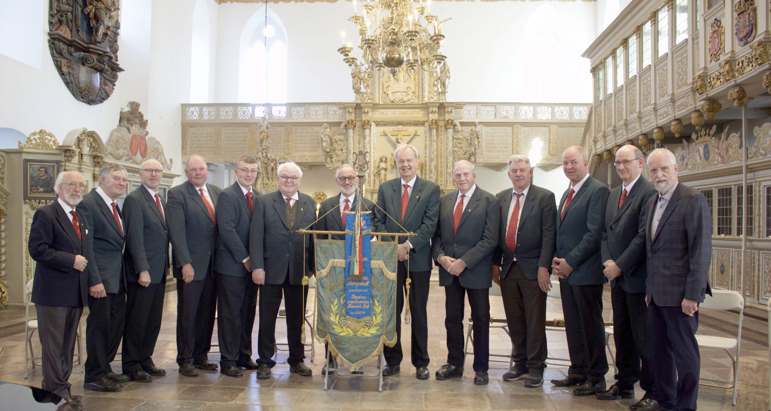 Chor Foto Mit Fahne 4.2026 RD Kirche Scaled